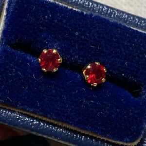 💛 Vintage Gold Plated Red Crystal Stud Earrings